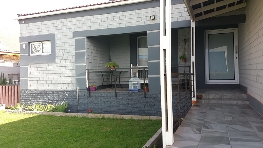 4 Bedroom Property for Sale in Bluewater Bay Eastern Cape